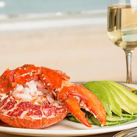 Golden Sands Hotell 4*